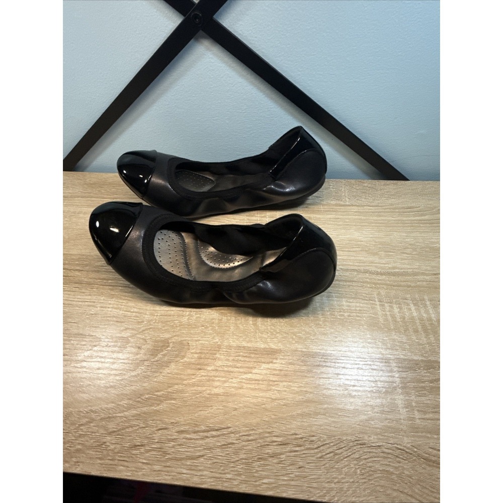 Dexflex Comfort Black Flats With Patent Cap Toe Slip-On Size 8.5 - Picture 6 of 7